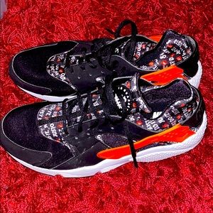 Size 13 Nike huarache
